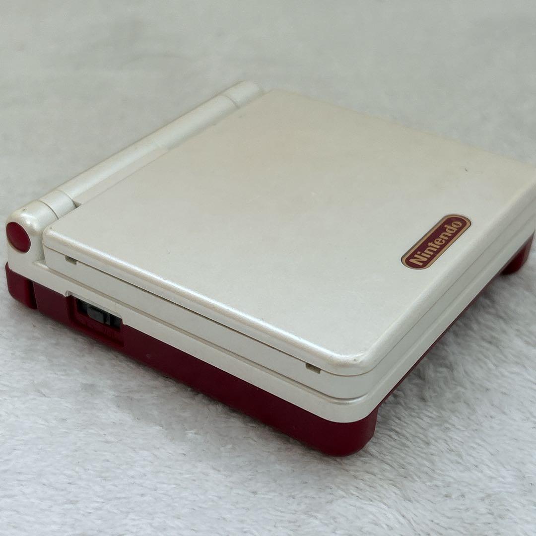 任天堂 ゲームボーイアドバンスSP ファミコンカラー 【メーカー生産終了】 任天堂 ゲームボーイアドバンスSP ファミコンカラー 【メーカー生産終了】