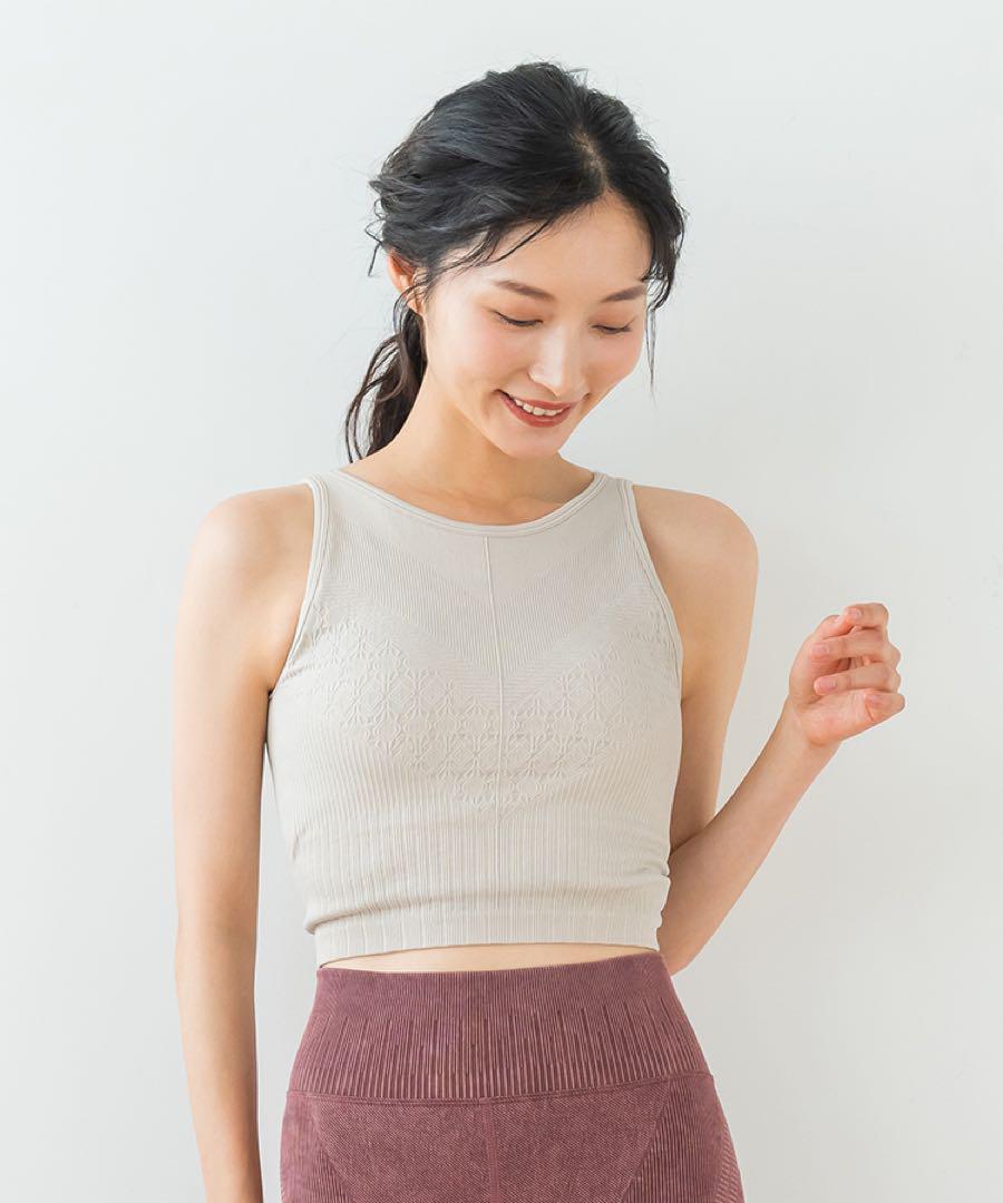 スカーラ　SUKALA アメリカンスリーブ　アクティブ　トップス　M アイボリー
