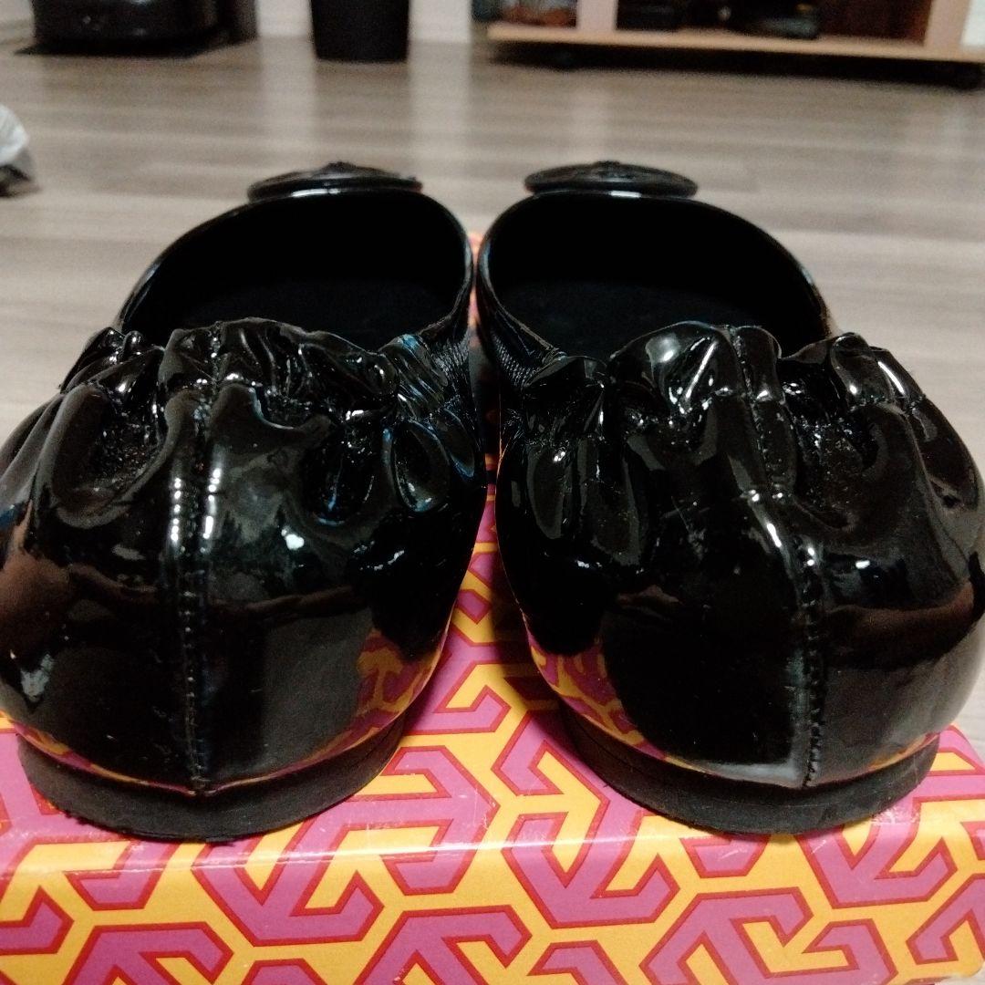 Tory Burch トリーバーチ　ブラック エナメルフラットシューズ