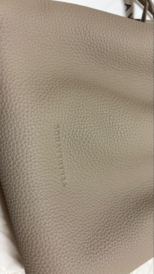 ボナベンチュラ　ノア バッグ シュリンクレザー　グレージュ ノア バッグ シュリンクレザー グレージュ ボナベンチュラ ノア バッグ