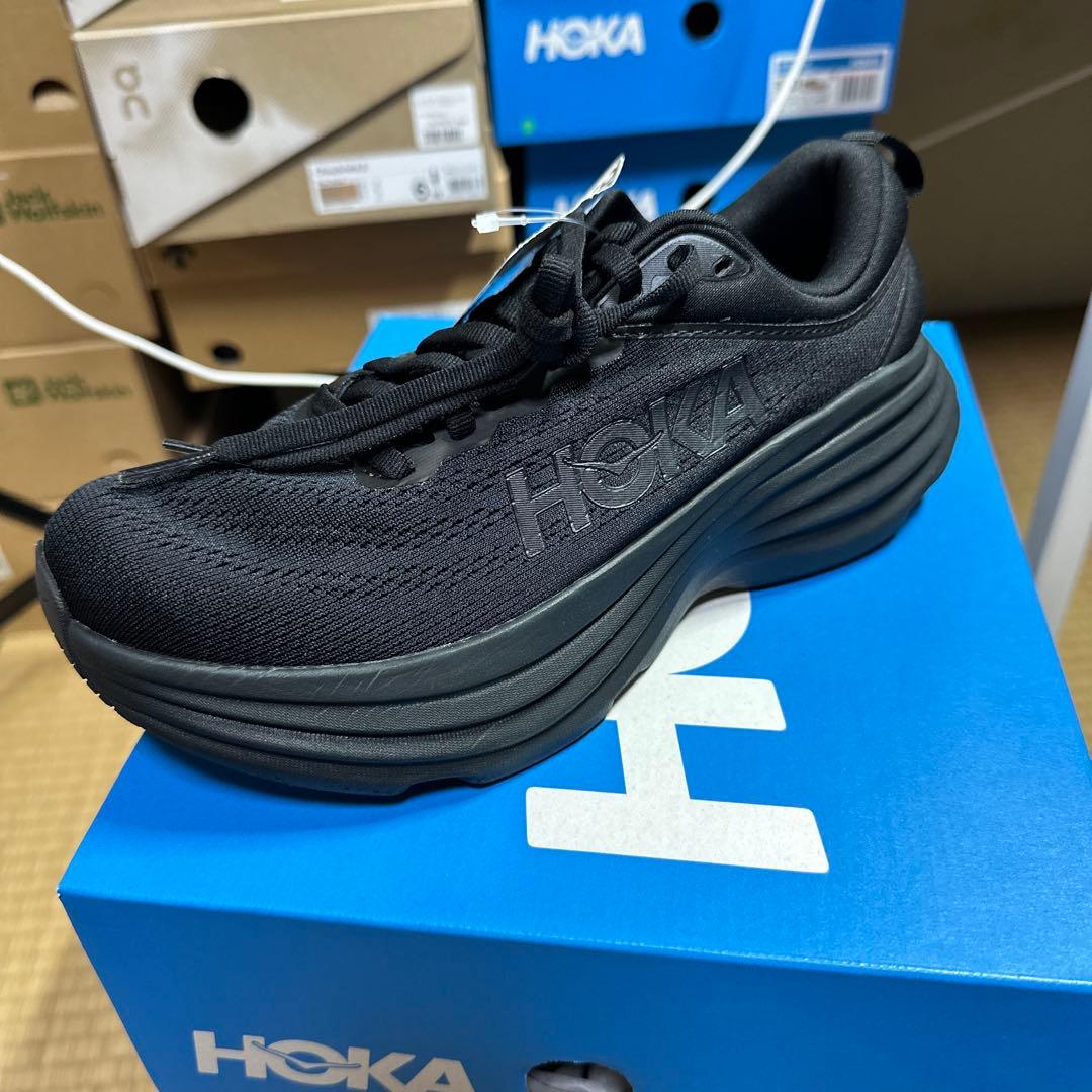 HOKA BONDI8ブラック ランニングシューズ厚底ソールで快適な履き心地の