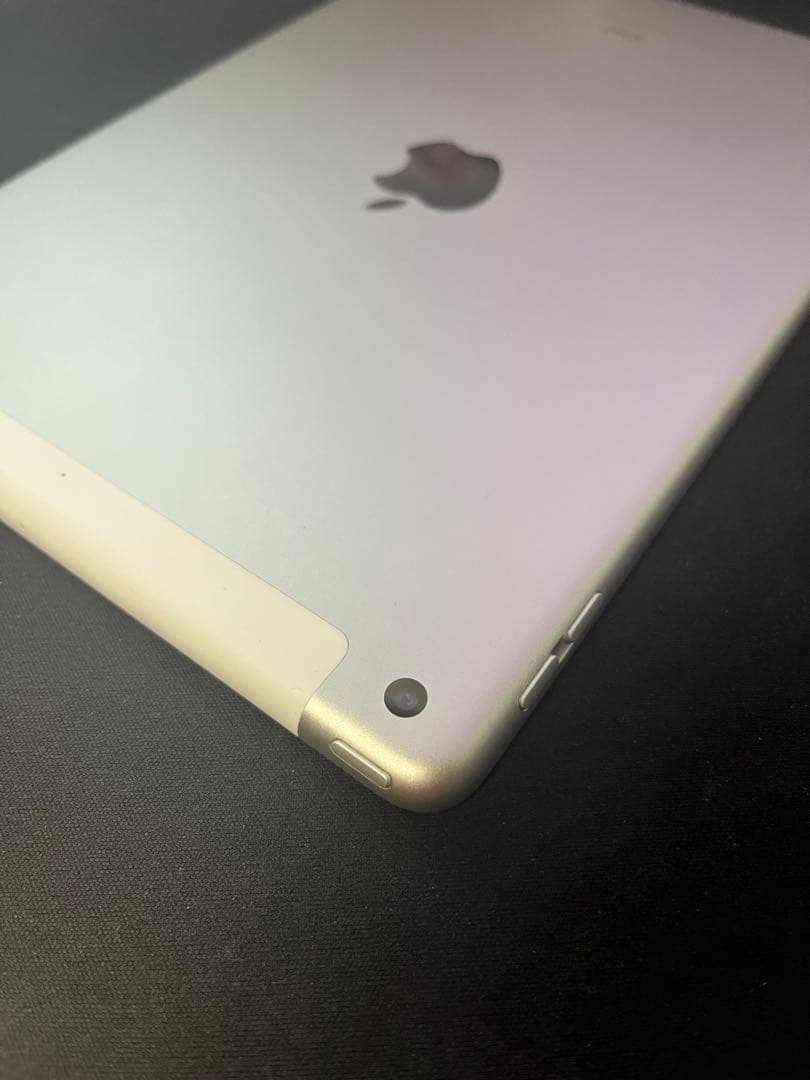 iPad (第8世代) 128GB Wi-Fi +セルラー バッテリー100% iPad (第8世代) 128GB Wi-Fi +セルラー バッテリー100%