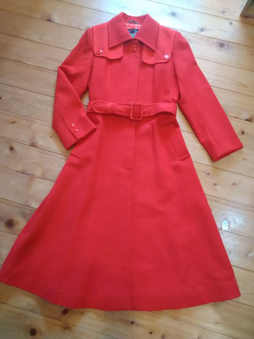 昭和レトロ1970〜1980年代 ベルト付きロングコート 赤 昭和レトロ1970〜1980年代 ベルト付きロングコート 赤