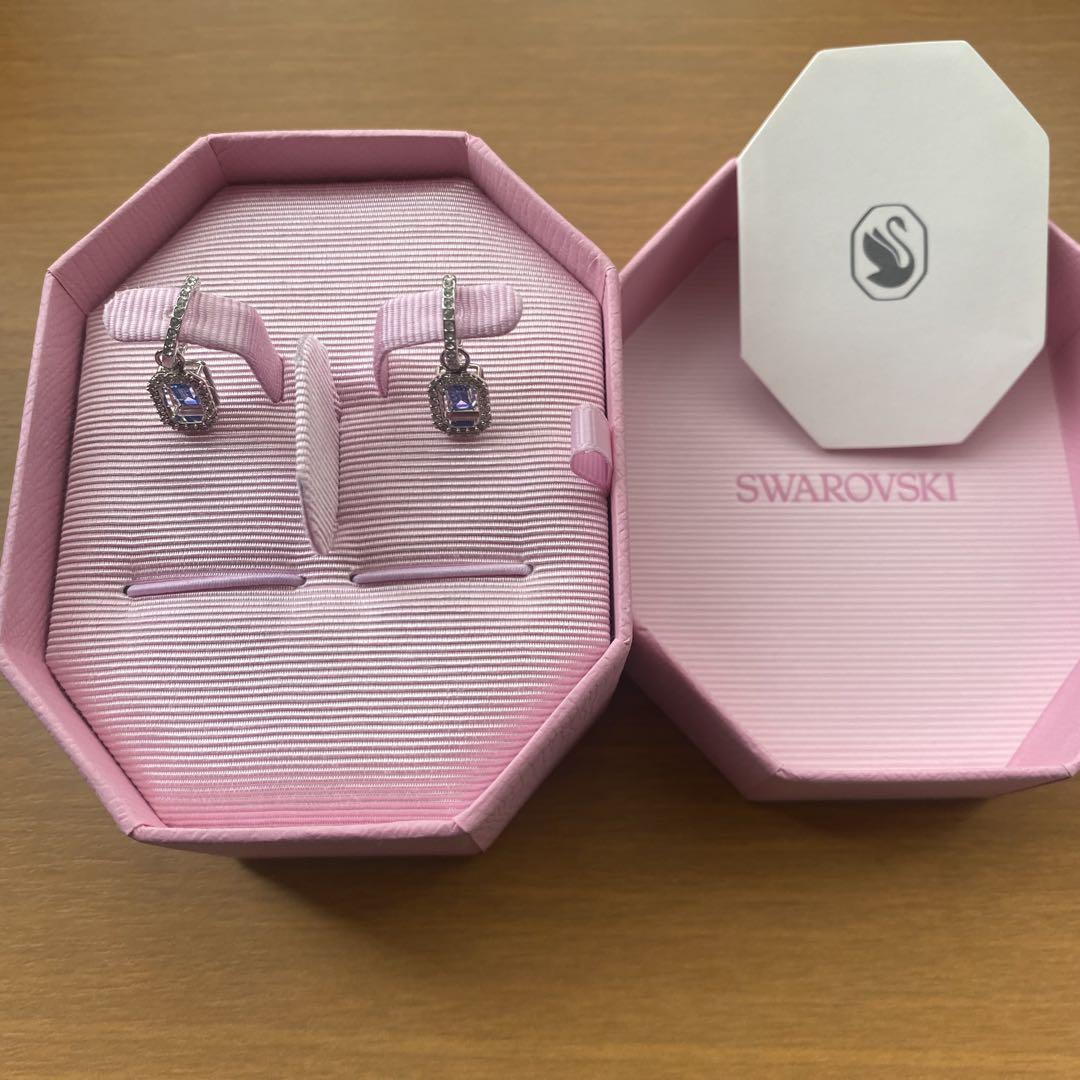 SWAROVSKI Millenia ドロップピアス