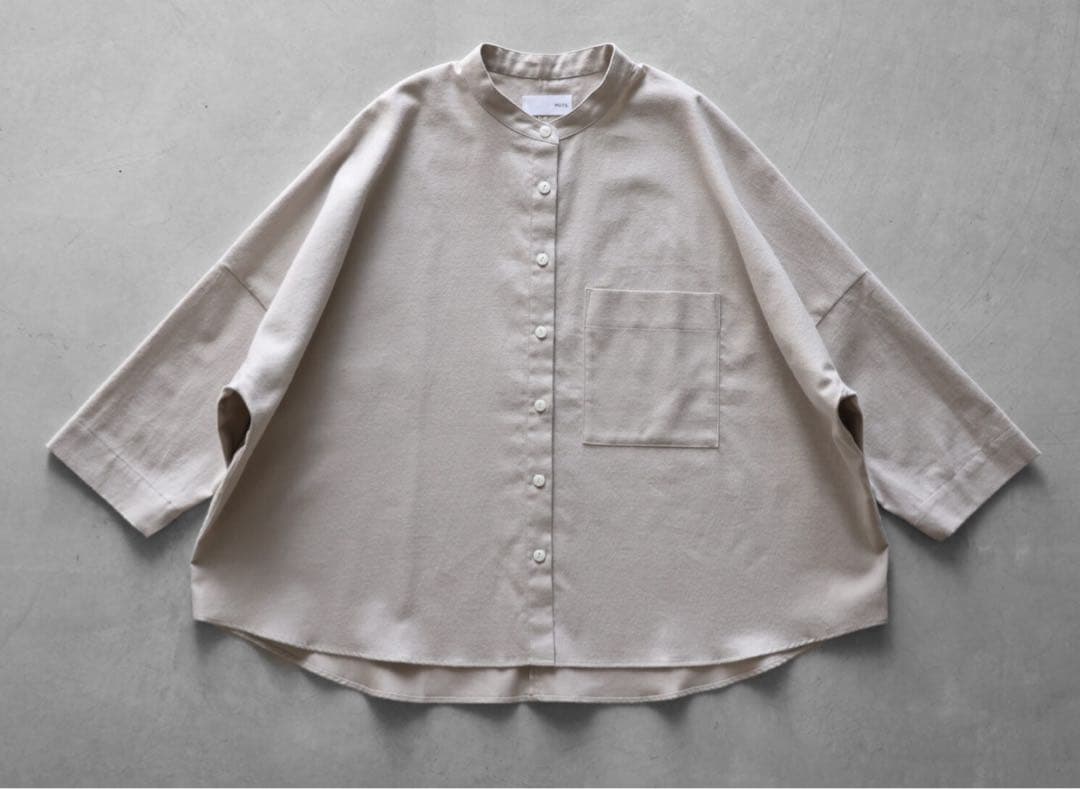 HUIS 起毛ビエラバンドカラーブラウス（グレージュ）　遠州織物