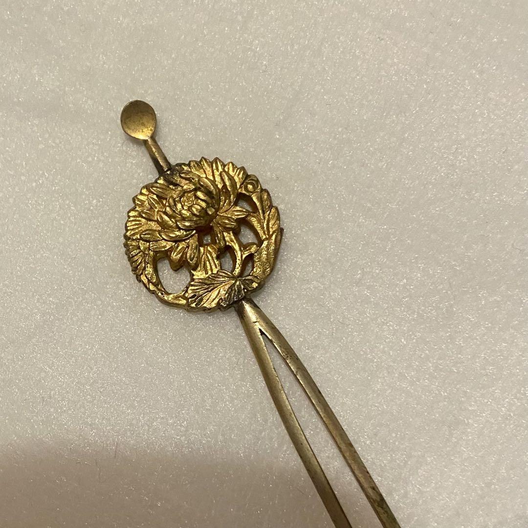 簪　金工　平打ち　透彫　菊紋様　耳かきかんざし