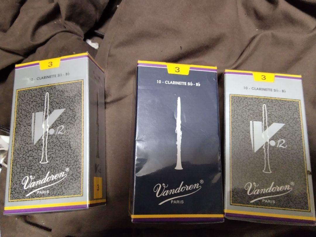 Vandorenラリネット3番 Si♭ B♭ V12とヴァンドレン紺色のセット Vandorenラリネット3番 Si♭ B♭ V12とヴァンドレン紺色のセット