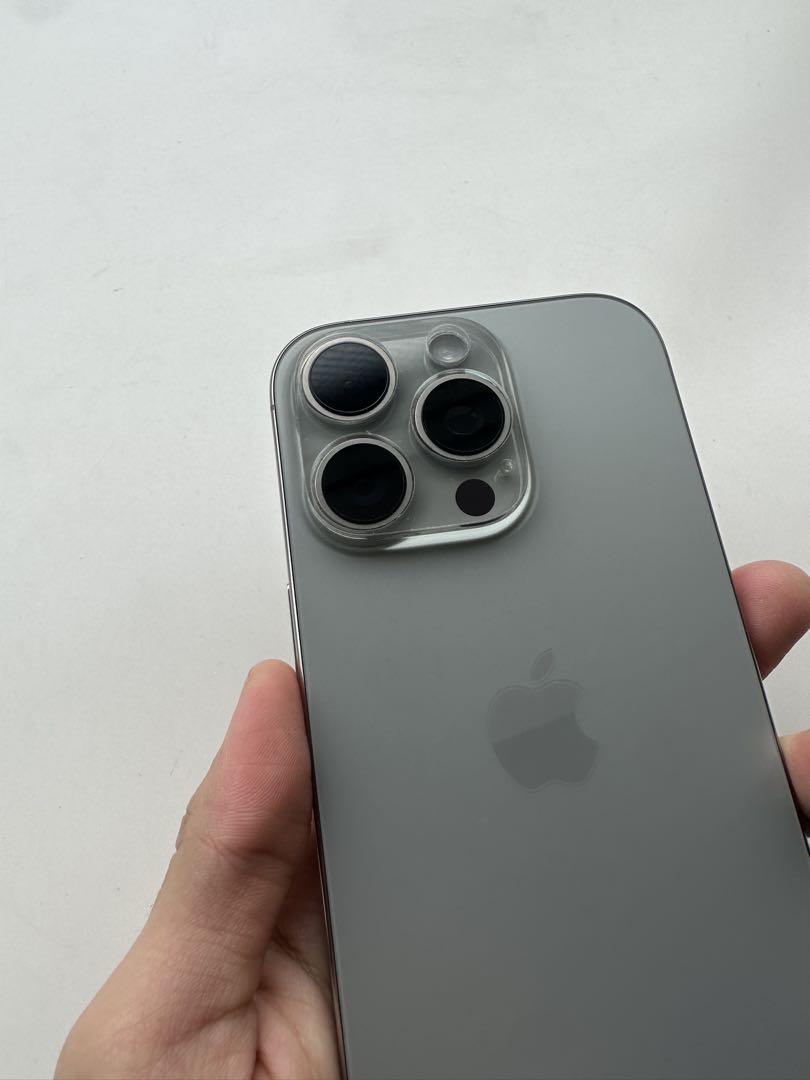 本体ナチュラムチタニウム256gb
