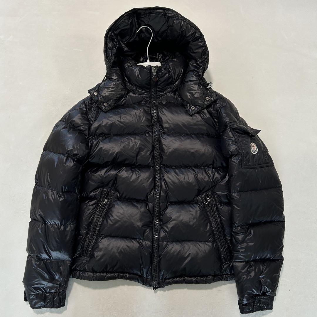正規品MONCLER BEAMS MAYA別注ブラック ダウンジャケット MONCLER＞ BEAMS EXCLUSIVE モデル｜ビームス ハウス 丸の内｜BEAMS