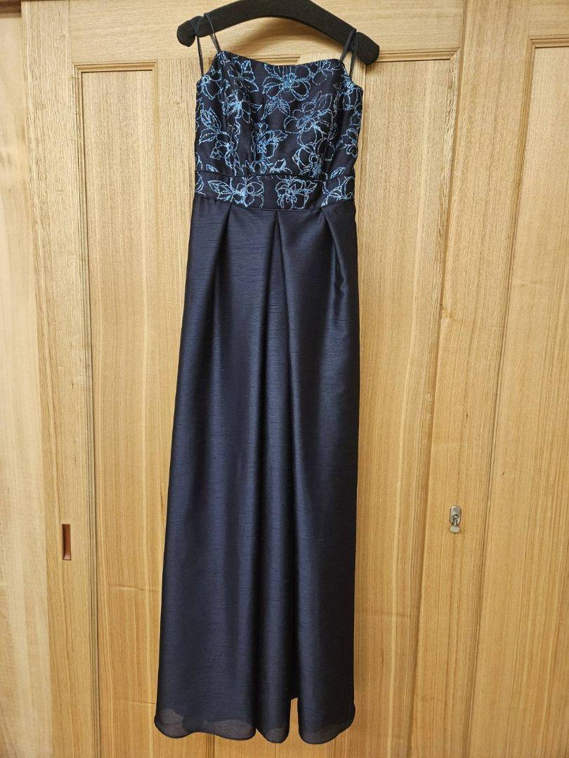 AIMER 刺繍入りネイビーロングドレス