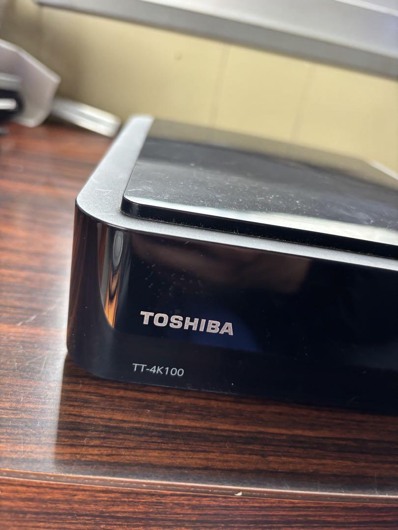 卍 TOSHIBA