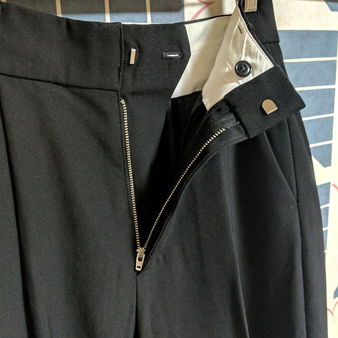 ATON ウールギャバジンテーパードタックパンツ BLACK サイズ01