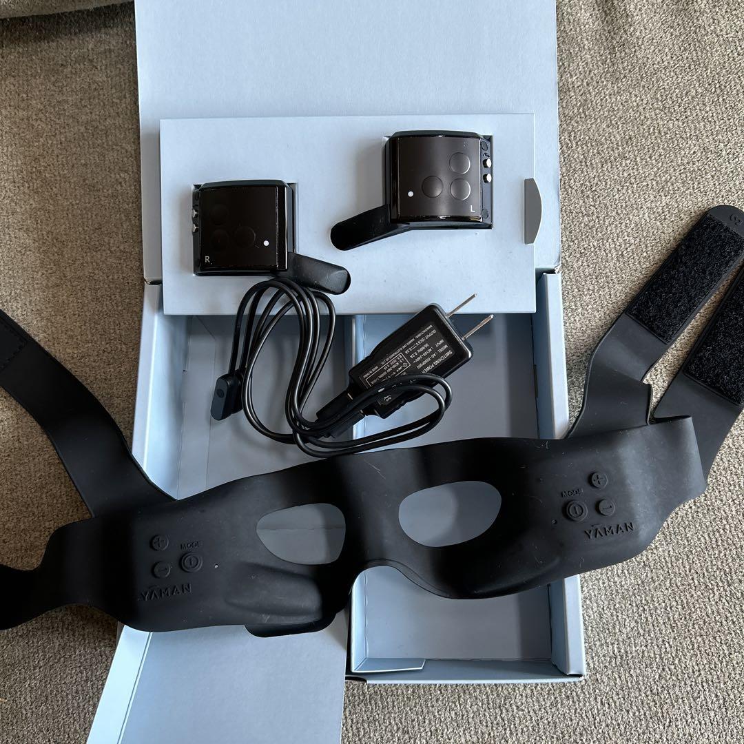【超美品】【ヤーマン】家庭用美容器メディリフトアイ　型番EPE-10BB ヤーマン ウェアラブルEMS美顔器 メディリフト アイ MEDI LIFT