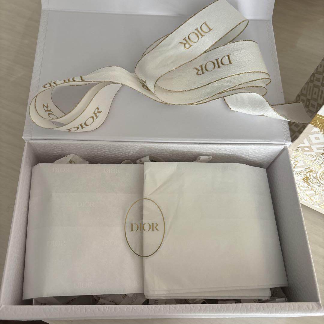 Dior ギフトボックス & リボン