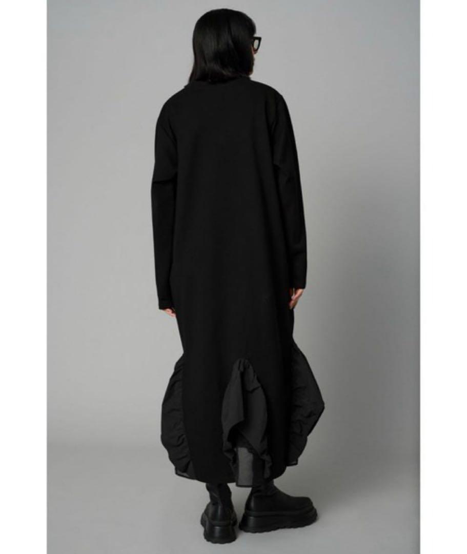 ヘリンドットサイ　Many gather hem dress
