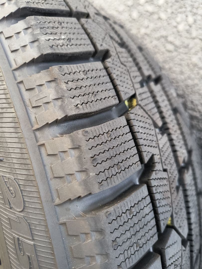 トーヨータイヤ スタッドレスタイヤ(ホイールなし)中古 4本セット トーヨータイヤ スタッドレスタイヤ(ホイールなし)中古 4本セット