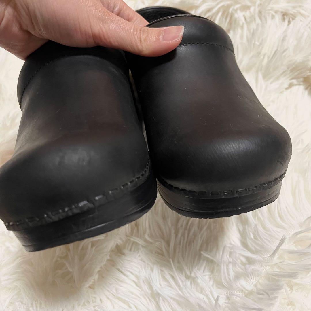 【美品】 dansko 36 プロフェッショナルオイル黒 ドサボサンダル