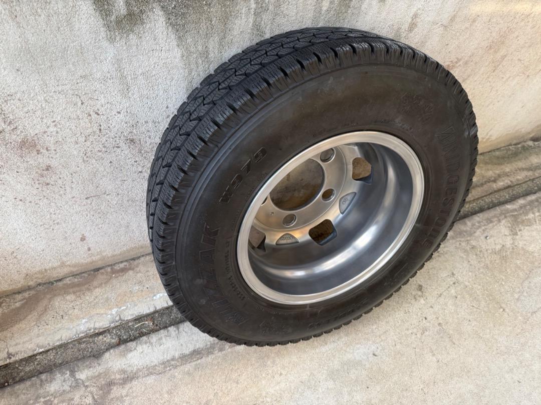 【キナト】ブリザック205/85R16純正アルミホイール付き、1セット⑥