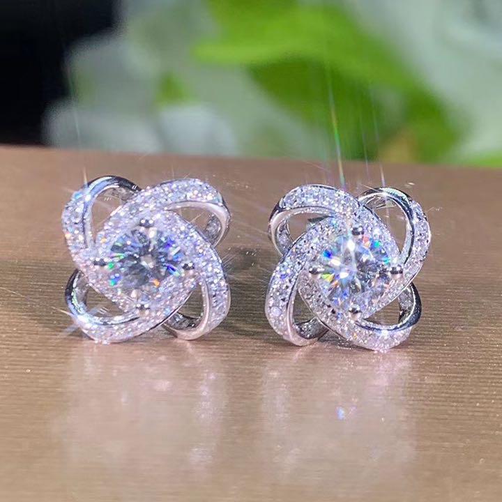 newデザイン】輝く モアサナイト ピアス K18WG ccorca.org