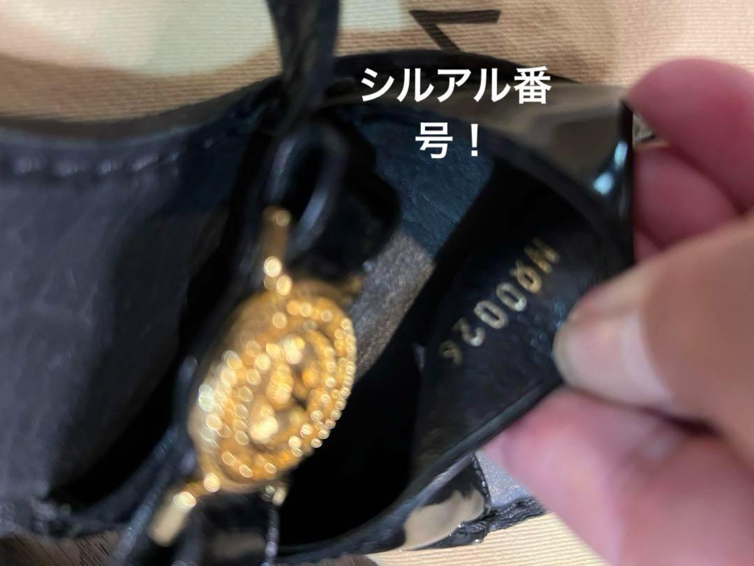 卍