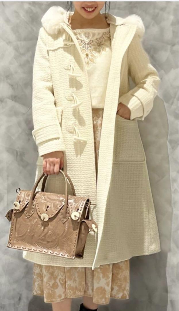 GRACE CONTINENTAL96,800円完売ファーフードダッフルコート trim_ofgrc_item389a63a4846911e