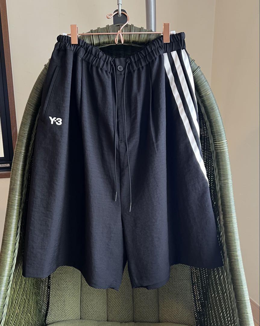 【値下げ】【新品未使用】Y-3 ワイスリー　ハーフパンツ　Sサイズ