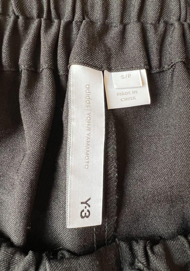 【値下げ】【新品未使用】Y-3 ワイスリー　ハーフパンツ　Sサイズ