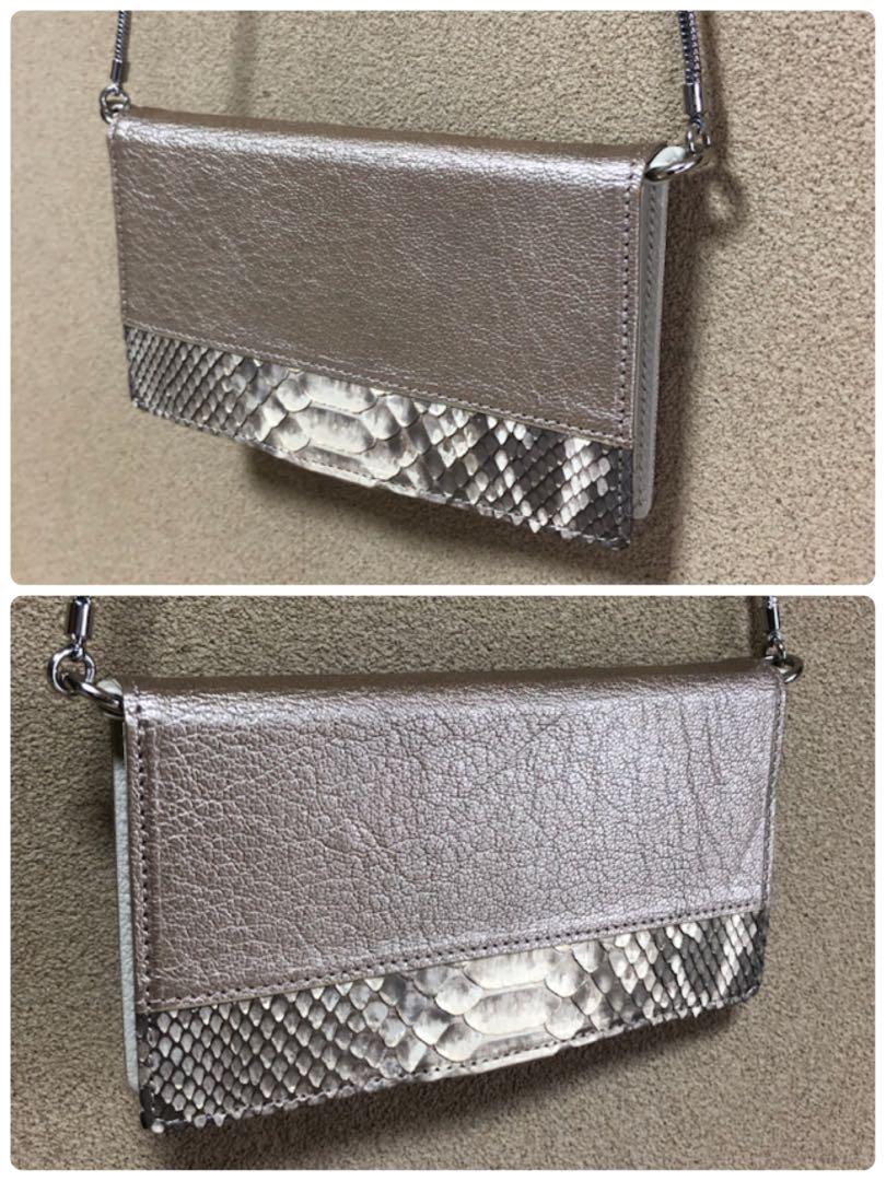 美品　本革　TOFF&LOADSTONE スマホケース　　パイソン