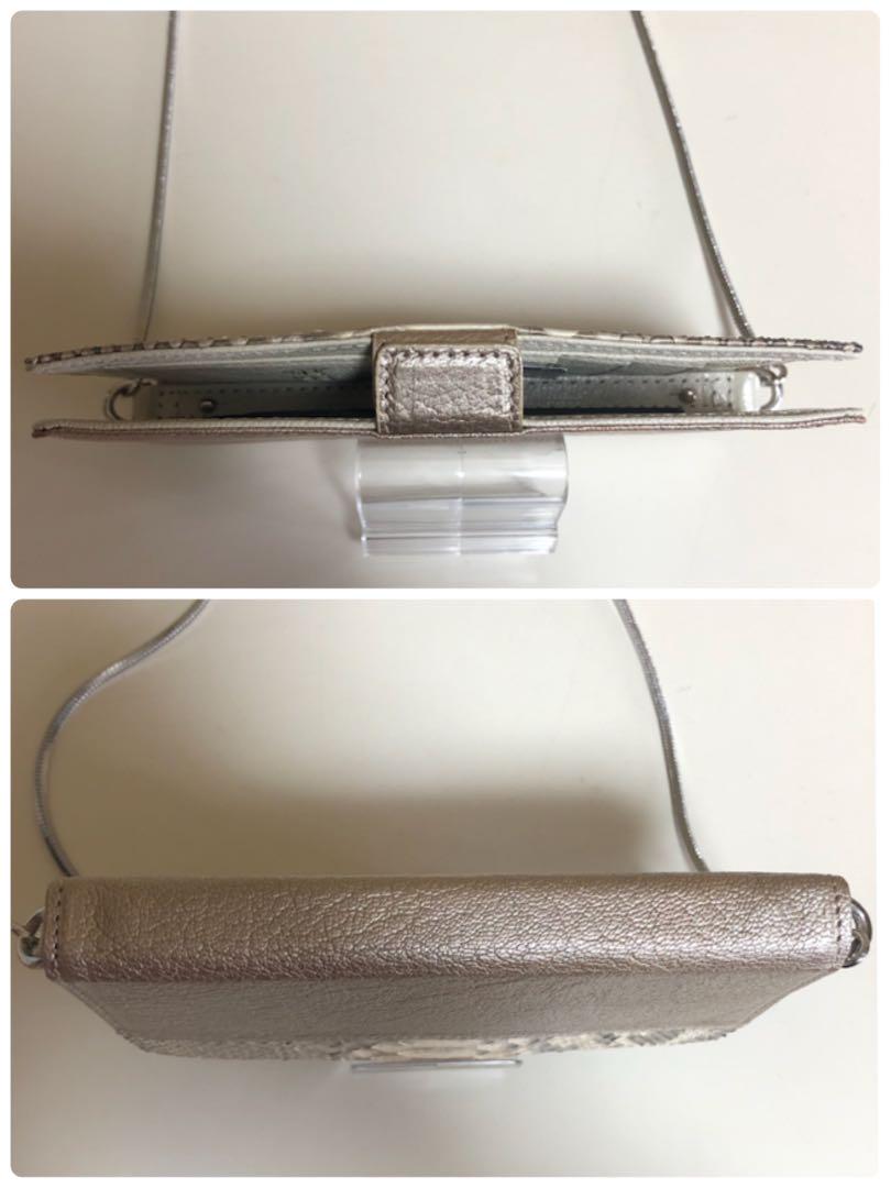 美品　本革　TOFF&LOADSTONE スマホケース　　パイソン