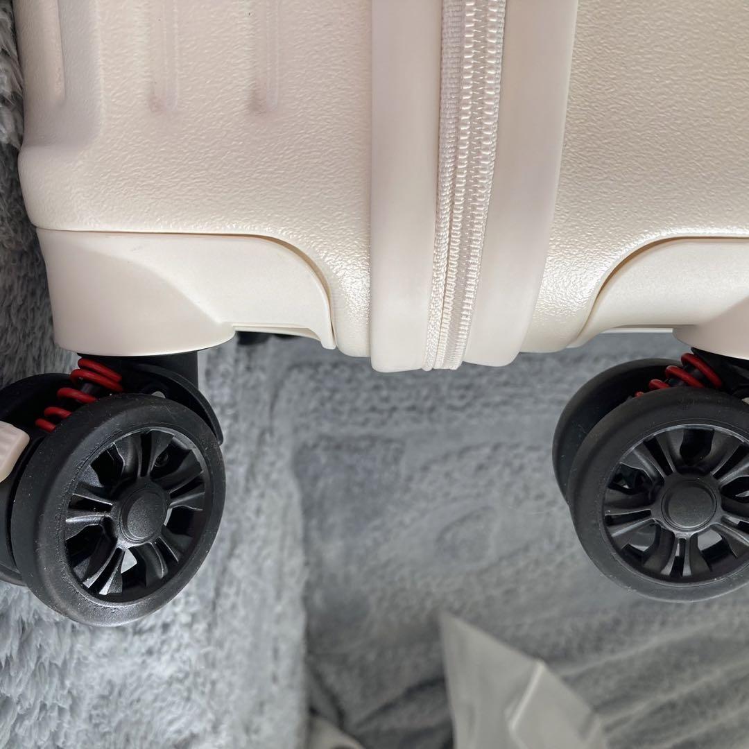 SSサイズ スーツケース　機内持ち込み可能 カップホルダー　TSAロックUSB付