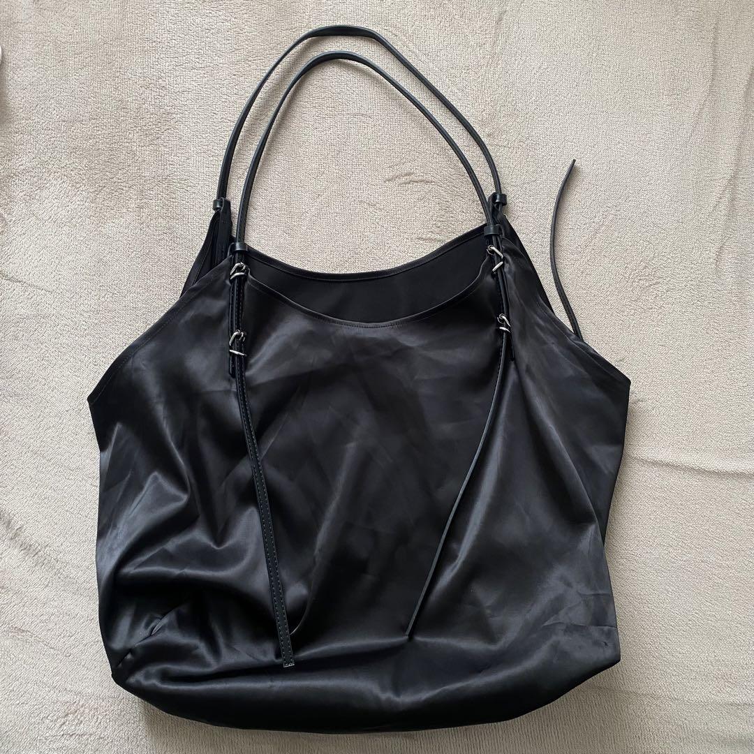 ZARA サテンエフェクトトートバッグ - メルカリ