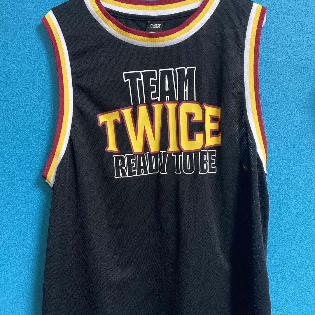 TWICE タンクトップ　MOMO