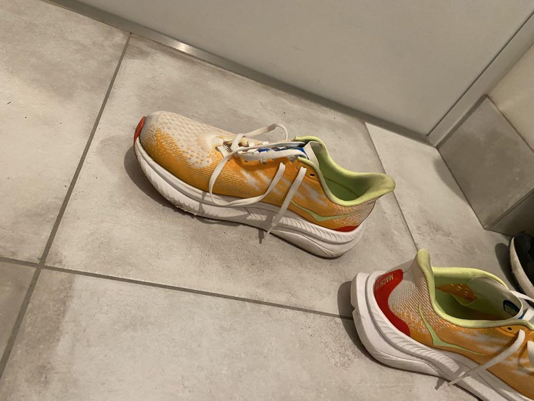 HOKA マッハ6 ランニングシューズ ホワイト/オレンジ/イエロー