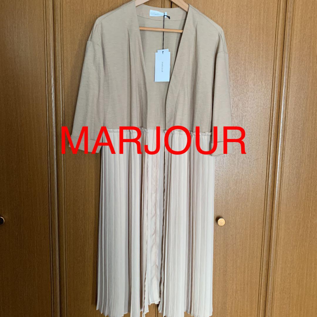 新品未使用❗️marjourマージュール レディース ベージュプリーツカーディガン