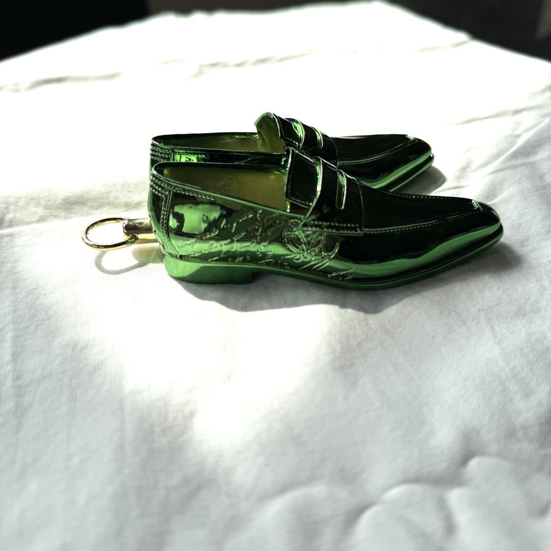BERLUTI】ベルルッティノベルティ バッグチャーム最 安 価格