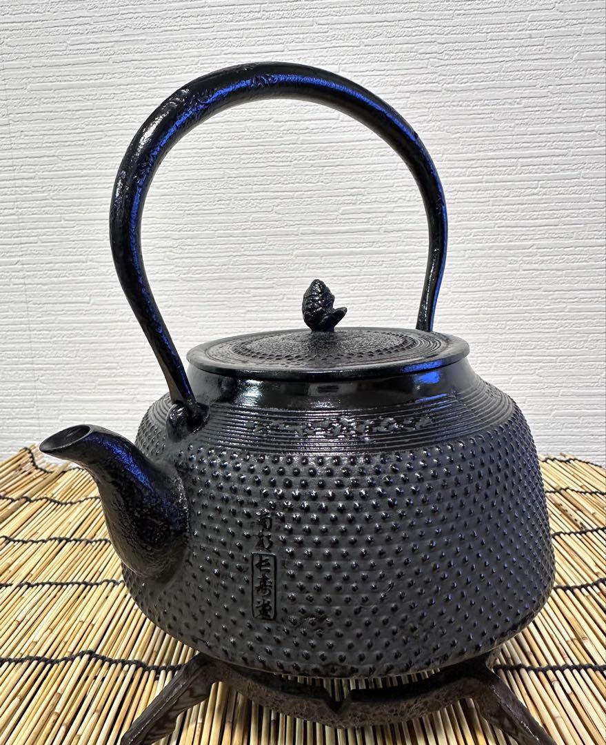 南部鉄器 岩鋳 鉄瓶 万代アラレ 18型 1.8L | 内藤金物店 | 静岡