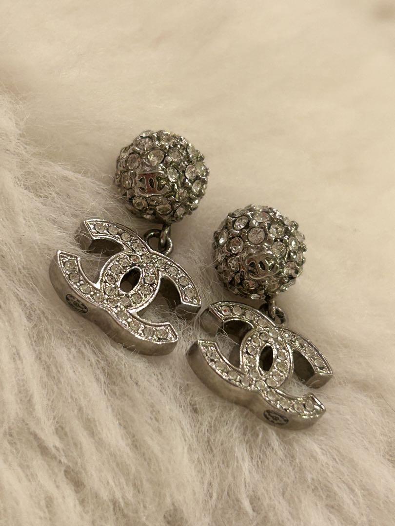【確実正規品です】CHANEL ピアス 新作》さりげない煌めき【CHANEL】シンプル人気 ピアス (CHANEL