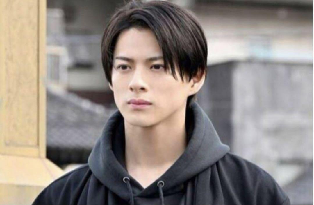 平野紫耀さん着用 BLACK FRUIT ブラックフルーツ フーディー 平野紫耀さん着用 BLACK FRUIT ブラックフルーツ フーディー