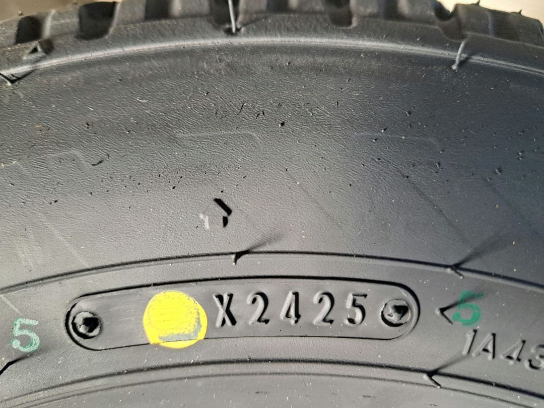 新品RIVAI OFFROADアルミとDUNLOPGRANTREK　4本セット