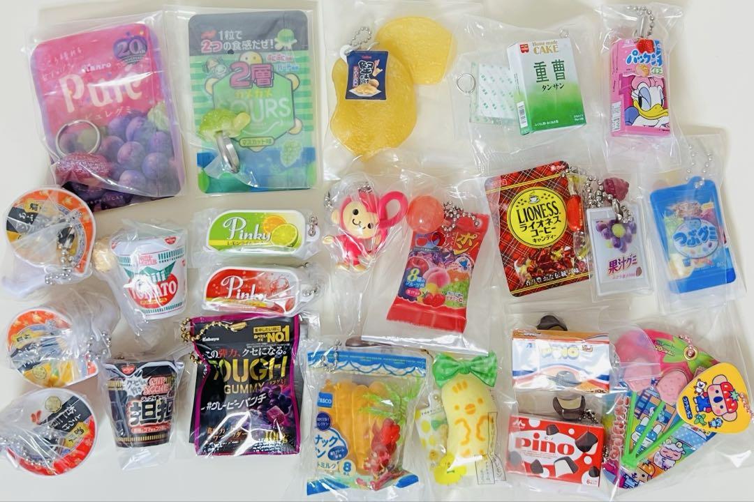 お菓子のガチャガチャ詰合せ