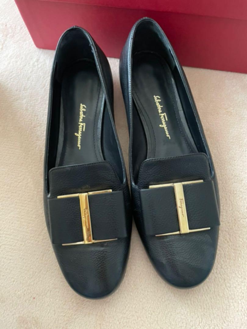 Salvatore Ferragamo ブラック フラットシューズ　6B Salvatore Ferragamo ブラック フラットシューズ 6 1/2 - メルカリ