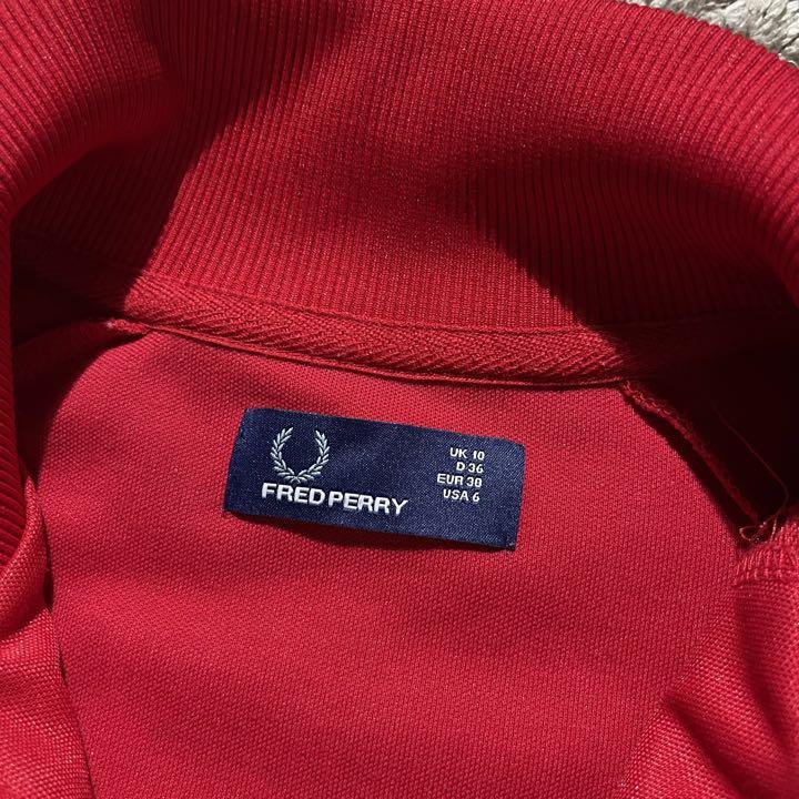 Fred perry トラックジャケット　赤ジャージ　袖ライン ロゴ刺繍