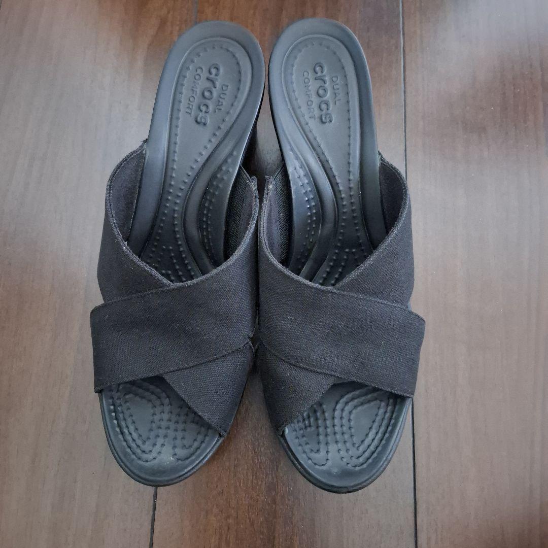 売れ筋商品お見逃しなく crocs レイ2.0エックスストラップ ウェッジサンダル - メルカリ 靴