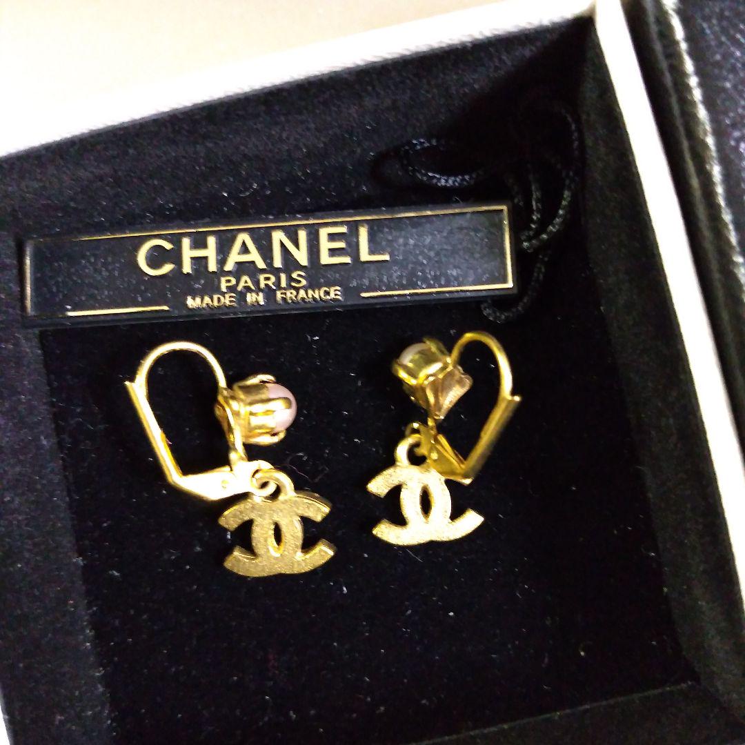 カラフル】CHANEL｜ピアス