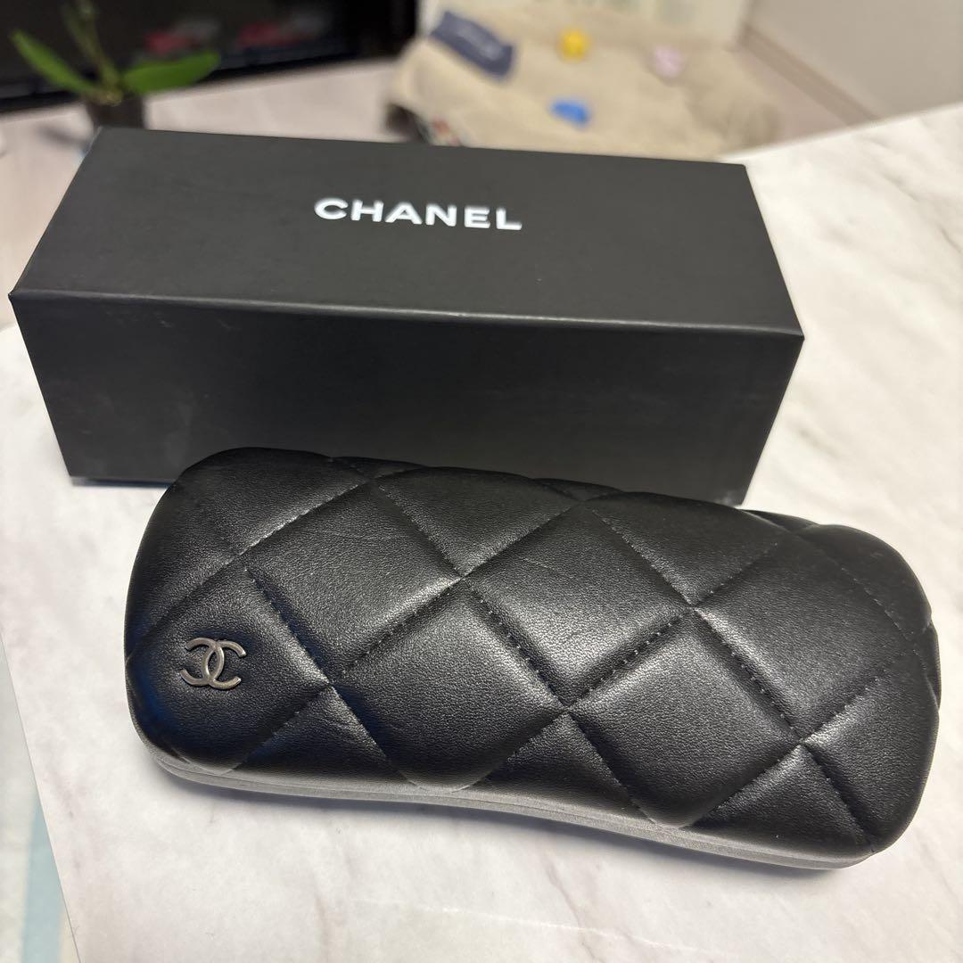 CHANEL サングラスケース