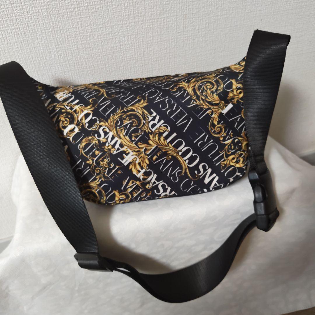 最終お値下げ　VERSACE JEANS COUTURE ボディバッグ保存袋付き