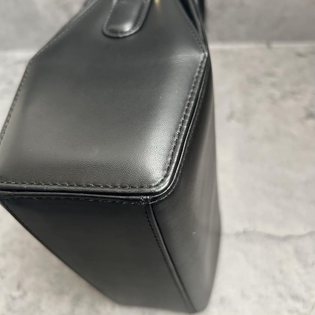 GIVENCHY ジバンシー 牛革 ゴールド金具 ハンドバッグ　ヴィンテージ 黒