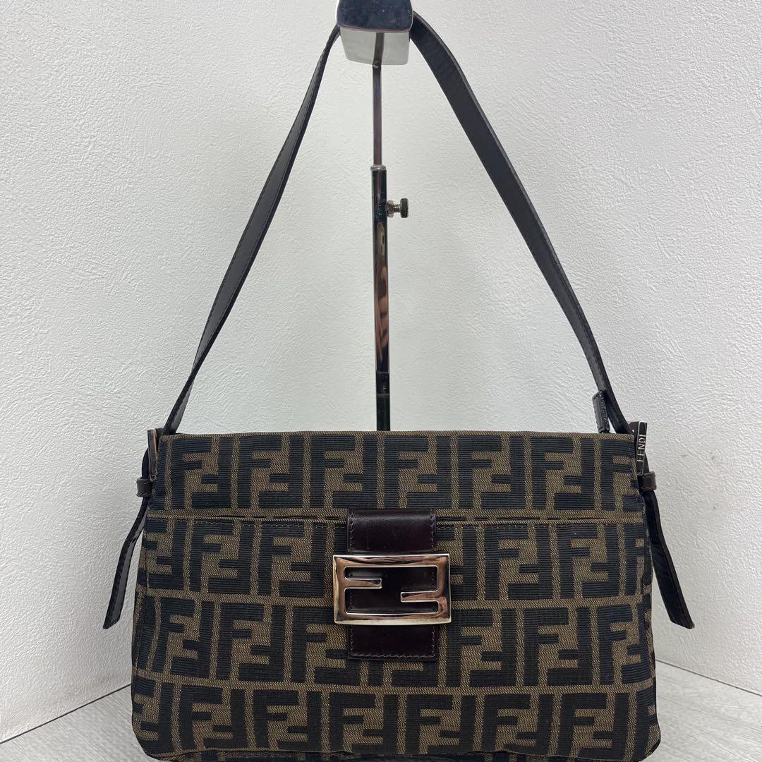 FENDI - 極美品 FENDI フェンディ マンマバケット ショルダー