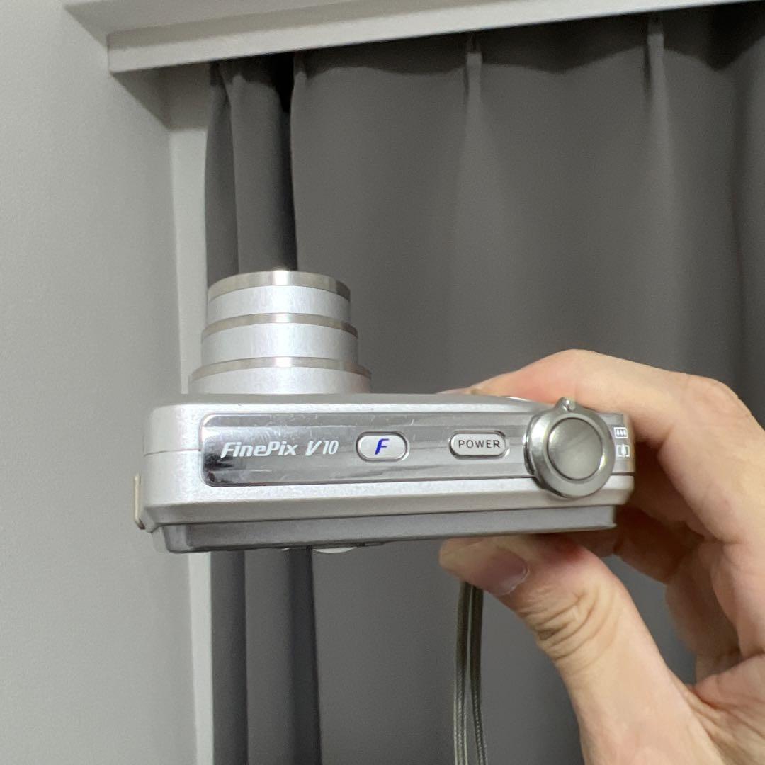 完動品】 fujifilm finepix v10