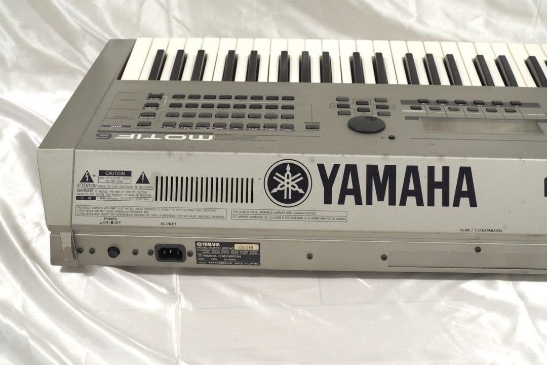 YAMAHA ヤマハ MOTIF6 シンセサイザー 61鍵 . - メルカリ